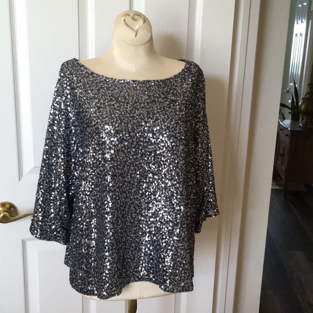 New Gap size M lined sequins silver and navy boxy top.